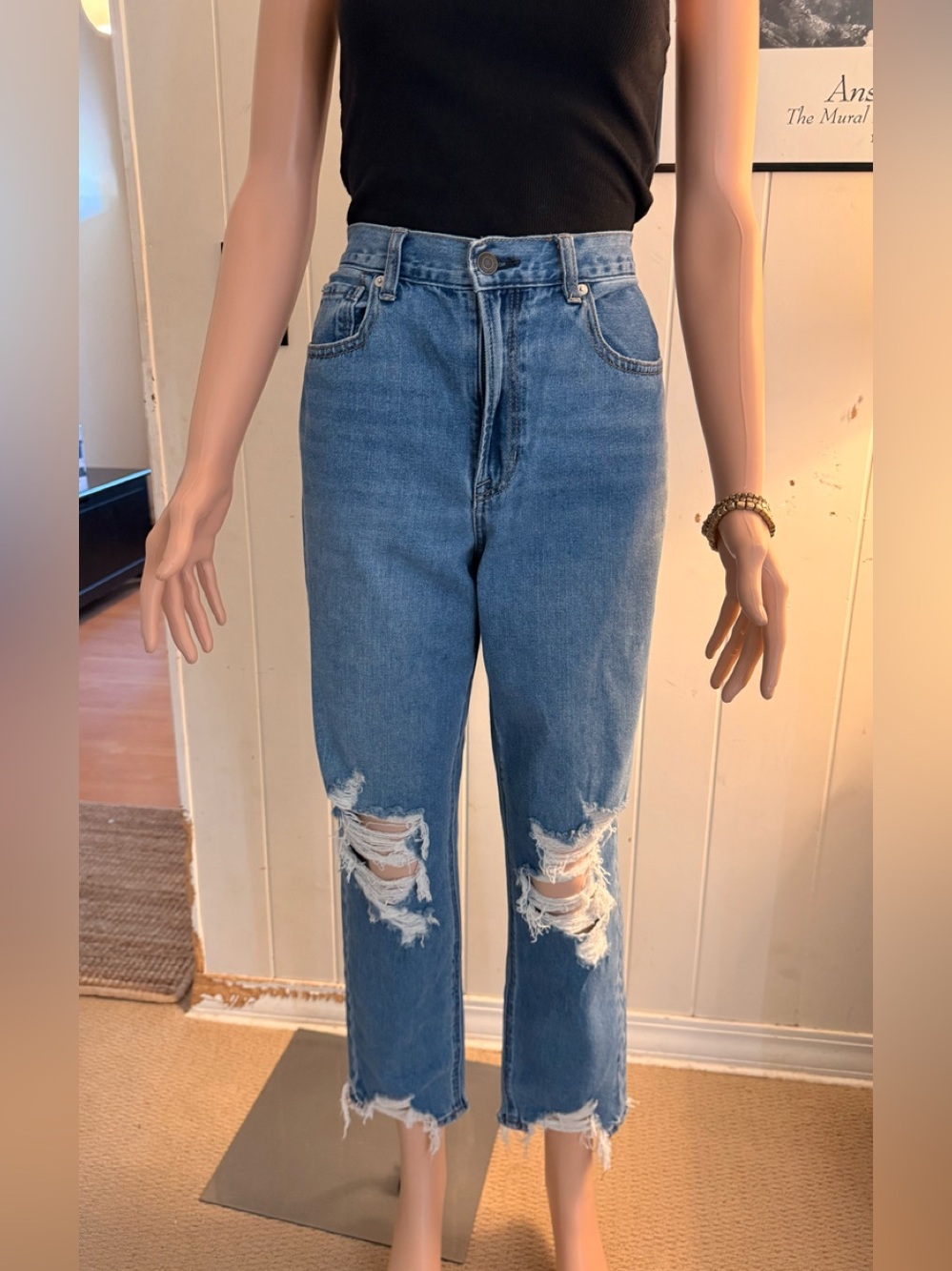 American Eagle Outfitters Distressed Blue High-Rise Mom Jeans Sz 8R